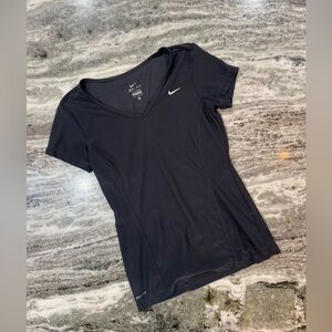 Nike DriFit short sleeve shirt v-neck size medium